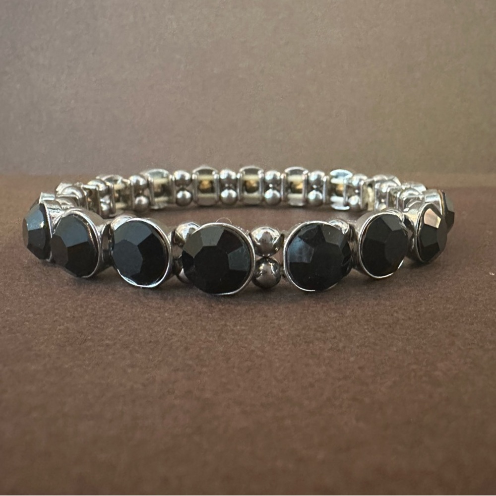 Chic Black and Silver Beaded Bracelet